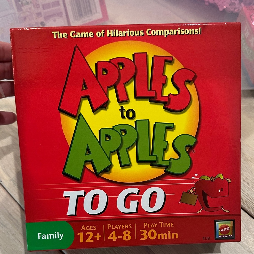 New & Sealed! Mattel Apples to Apples To Go - Bold Red and Green